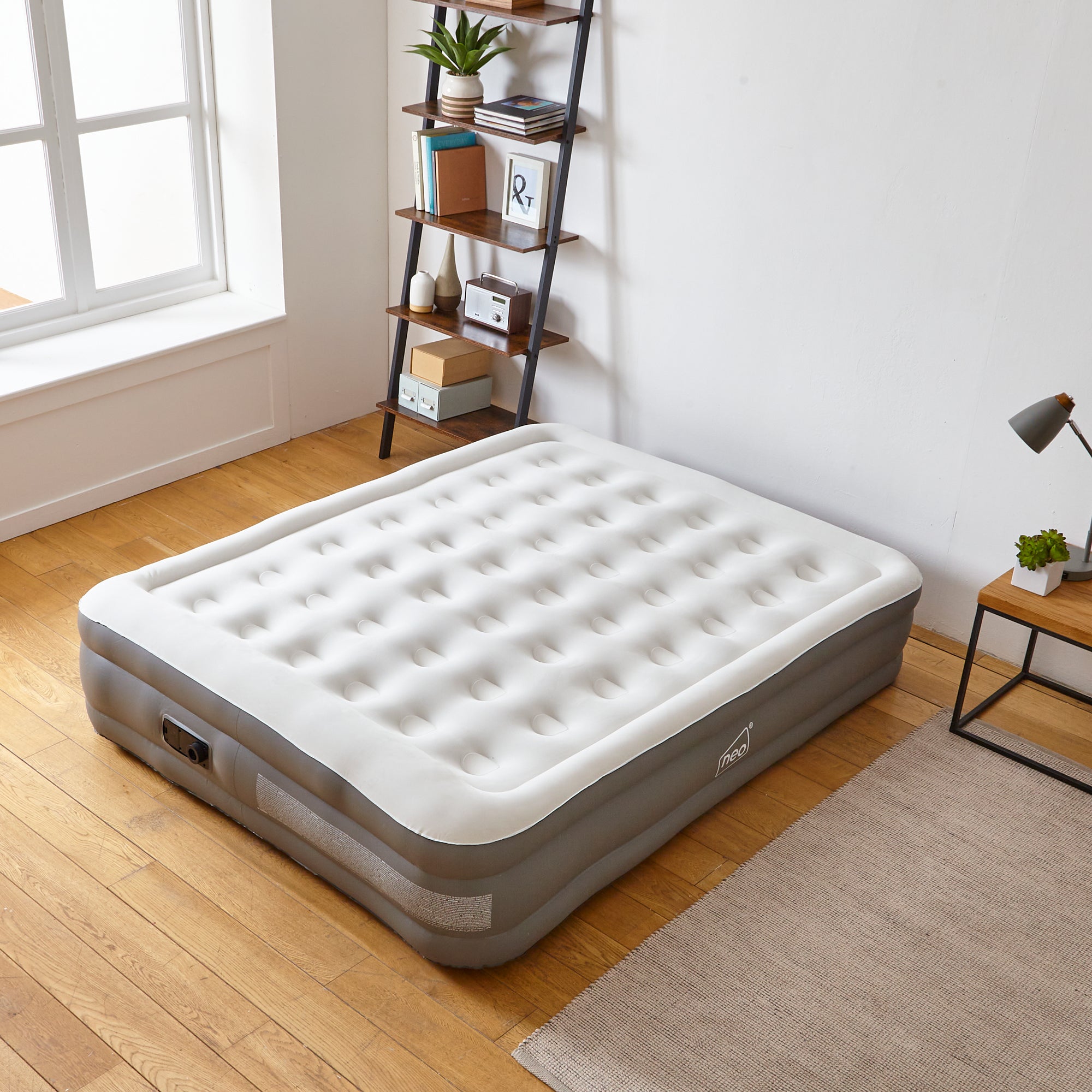 Thomasville 12" Lumbar Lift Inflatable Air Bed Mattress With Pump, Queen